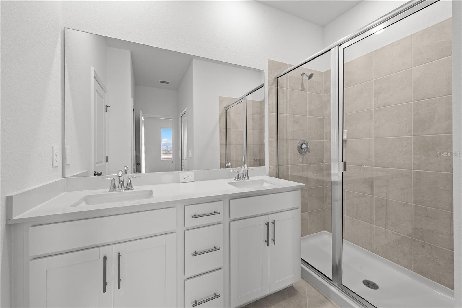 Image 7 of 63 For 14975 White Pearl Road