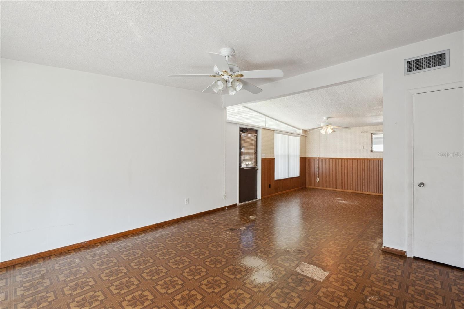 Image 11 of 53 For 6707 Northampton Place