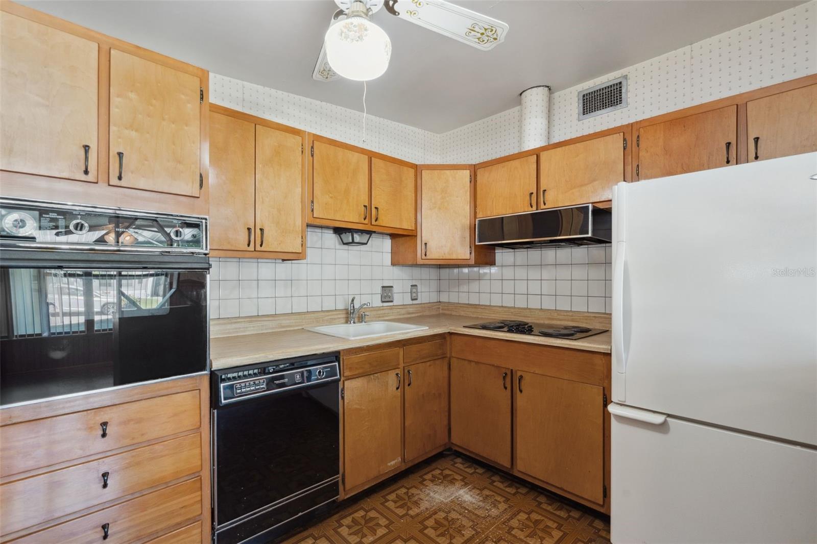 Image 13 of 53 For 6707 Northampton Place