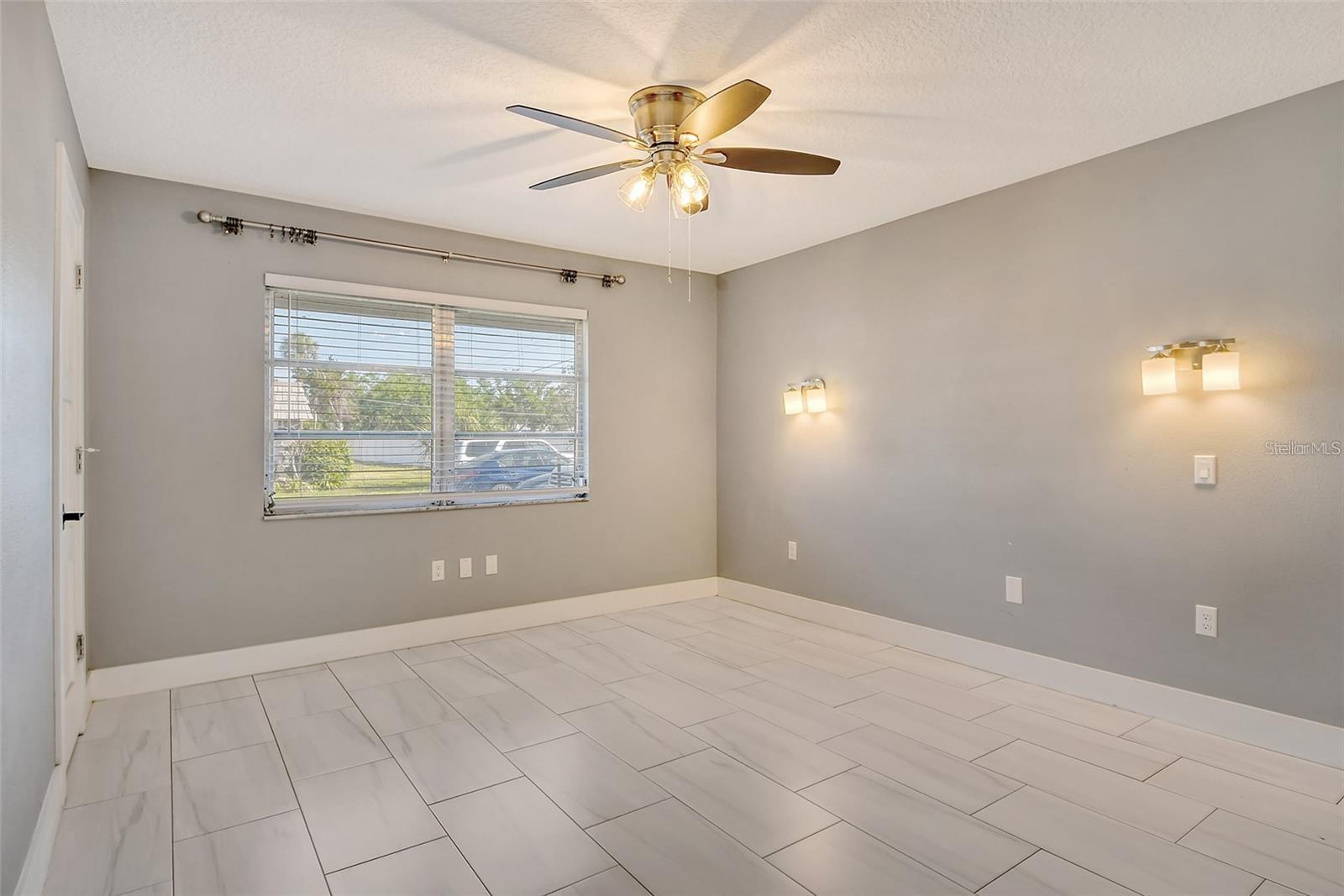 Image 21 of 44 For 2332 Canalbluff Place V298