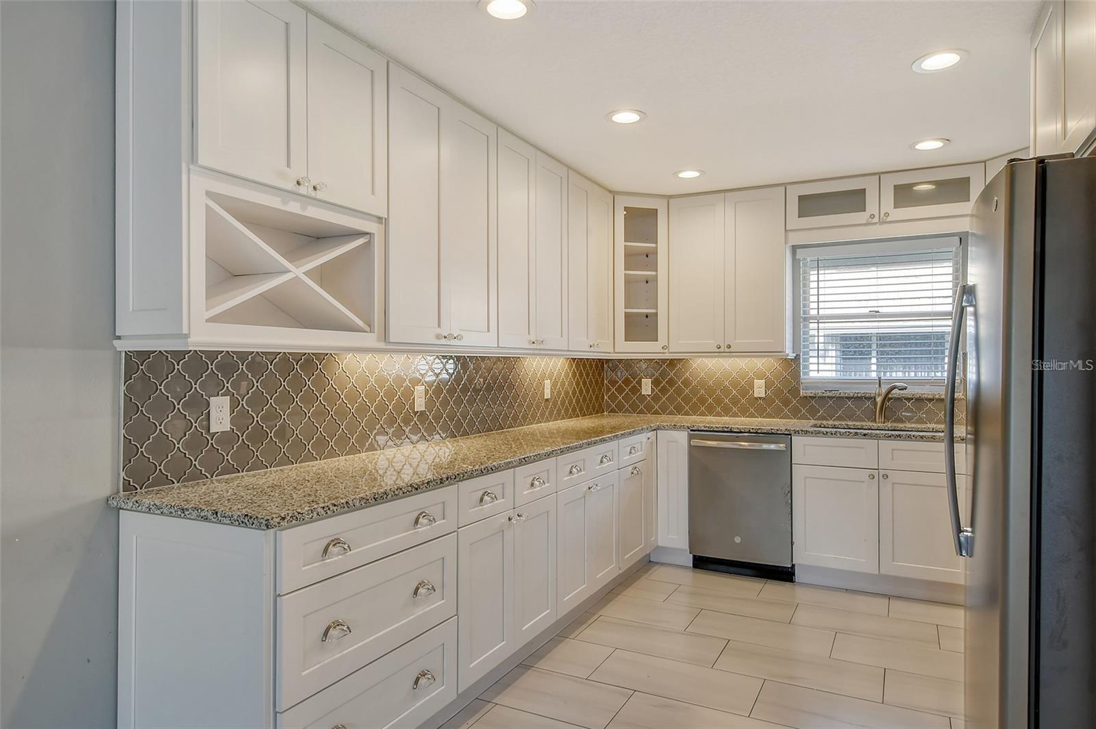 Image 7 of 44 For 2332 Canalbluff Place V298