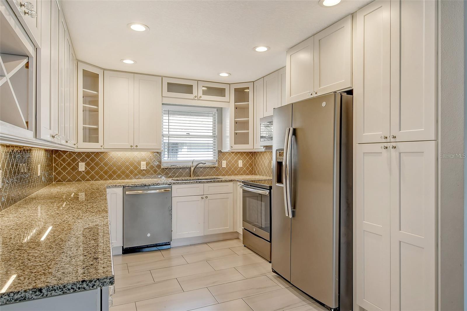 Image 8 of 44 For 2332 Canalbluff Place V298