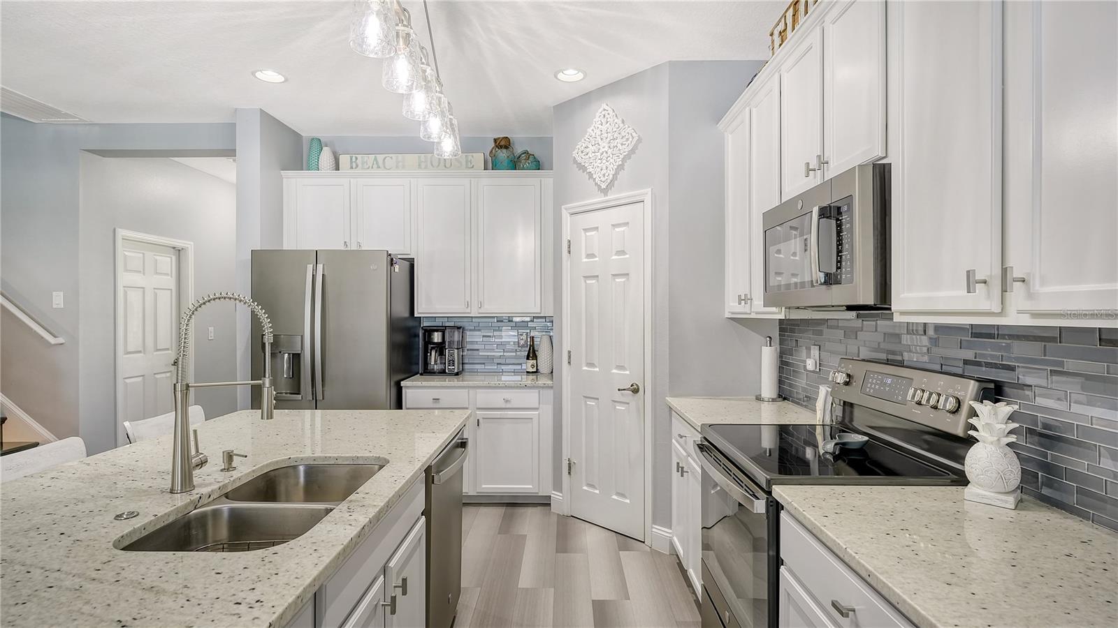 Image 11 of 65 For 7915 115th Avenue E
