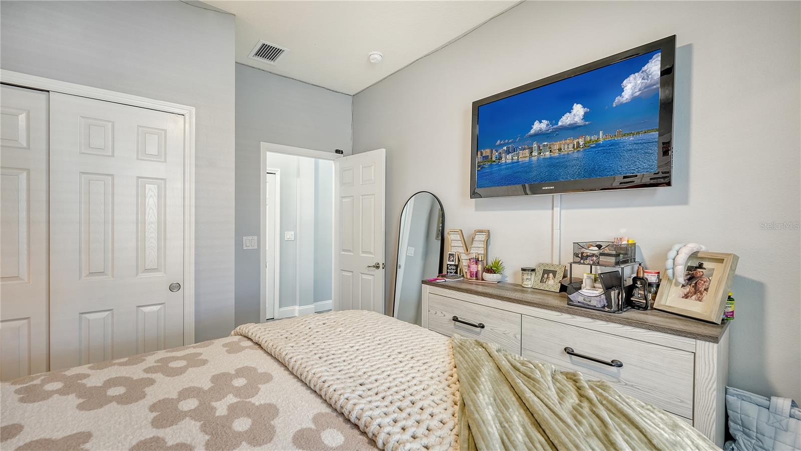 Image 18 of 65 For 7915 115th Avenue E
