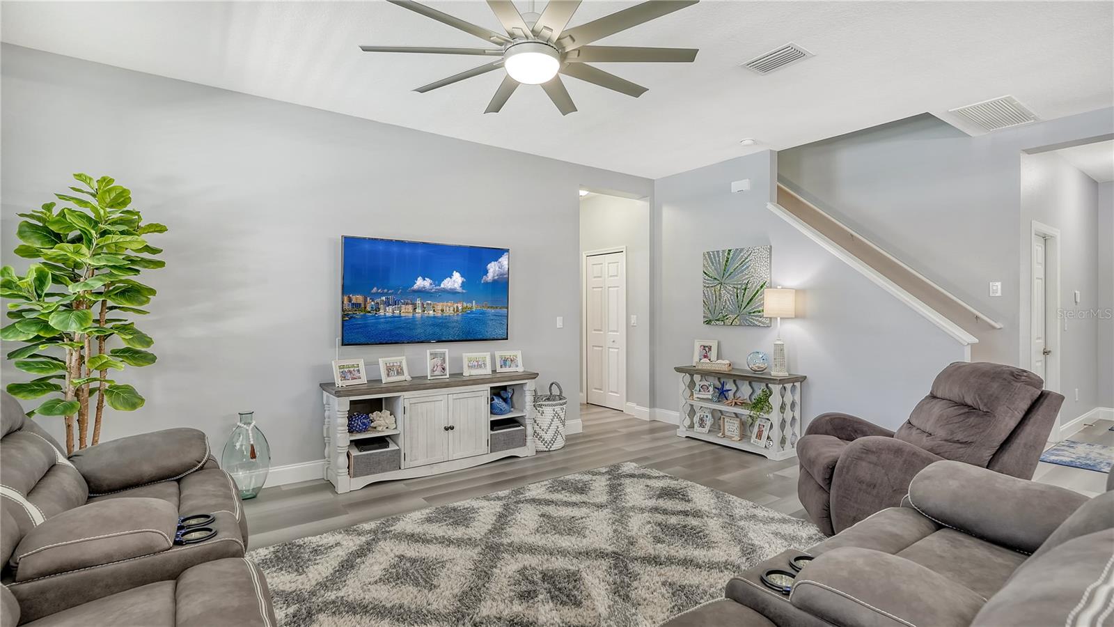 Image 6 of 65 For 7915 115th Avenue E