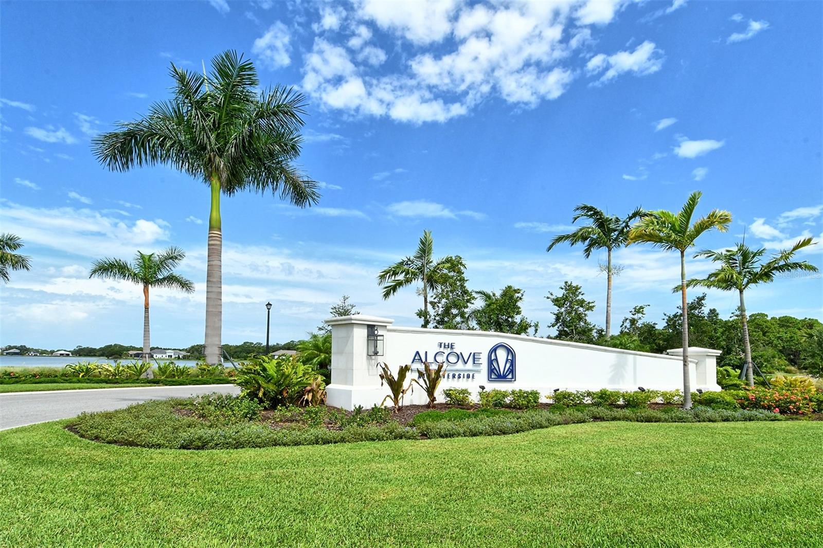 Image 2 of 7 For 6224 Isla Del Ray Avenue