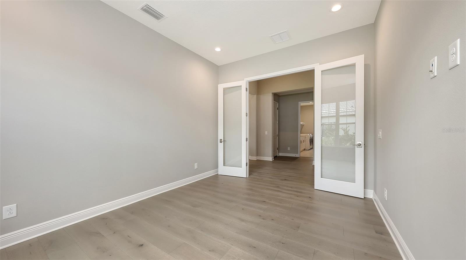 Image 33 of 56 For 6224 Isla Del Ray Avenue