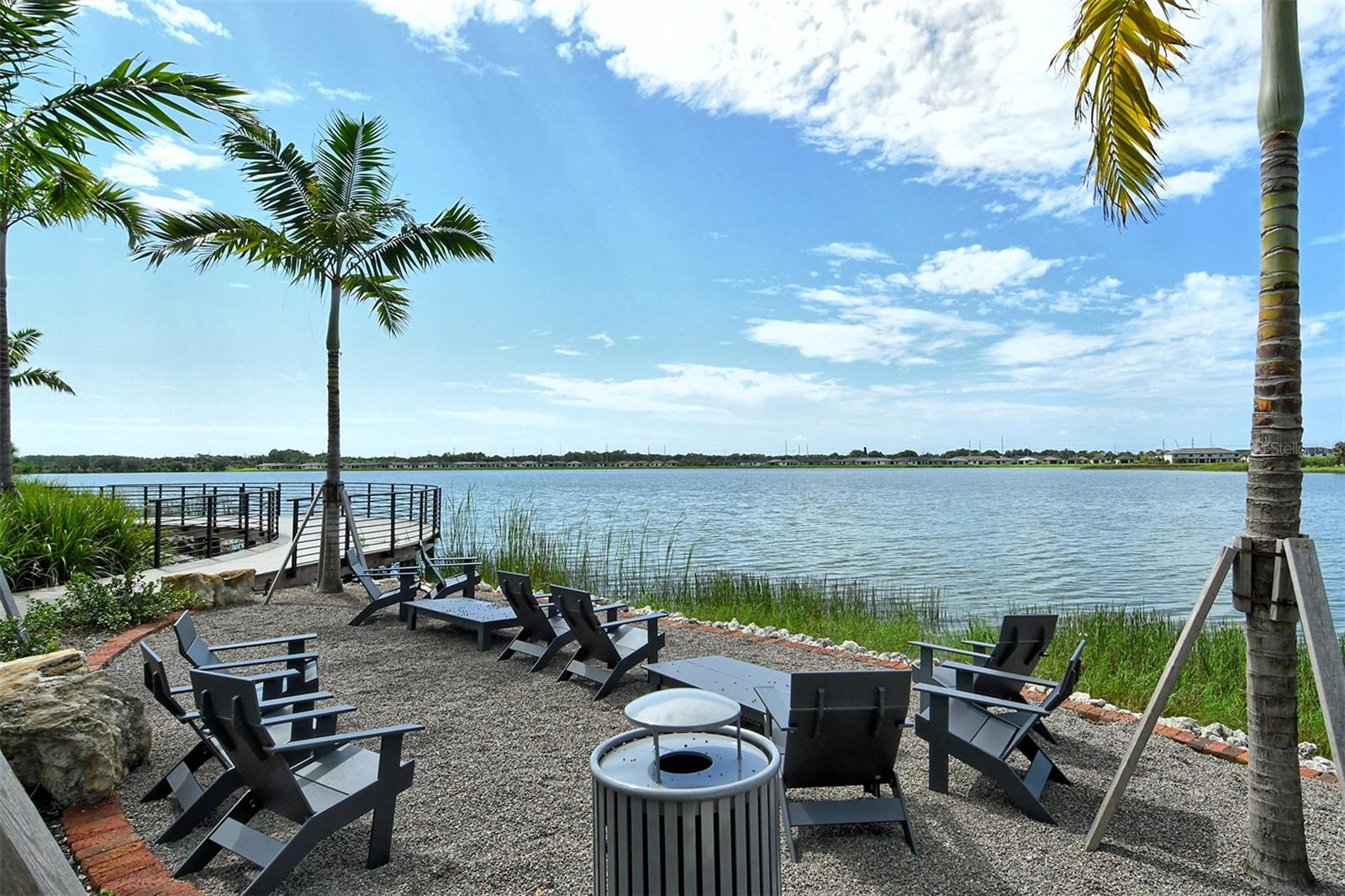 Image 4 of 7 For 6224 Isla Del Ray Avenue