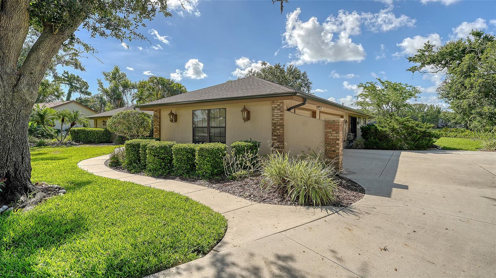 Image 8 of 66 For 7426 Weeping Willow Boulevard
