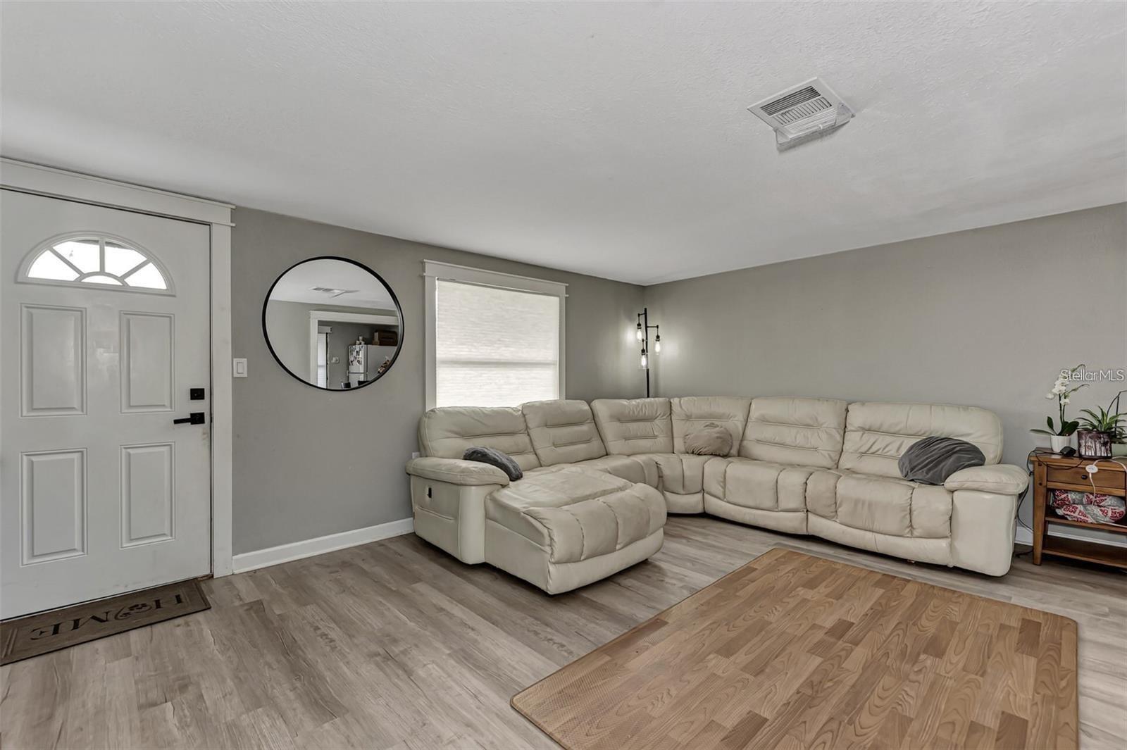 Image 2 of 14 For 304 San Carlos Avenue