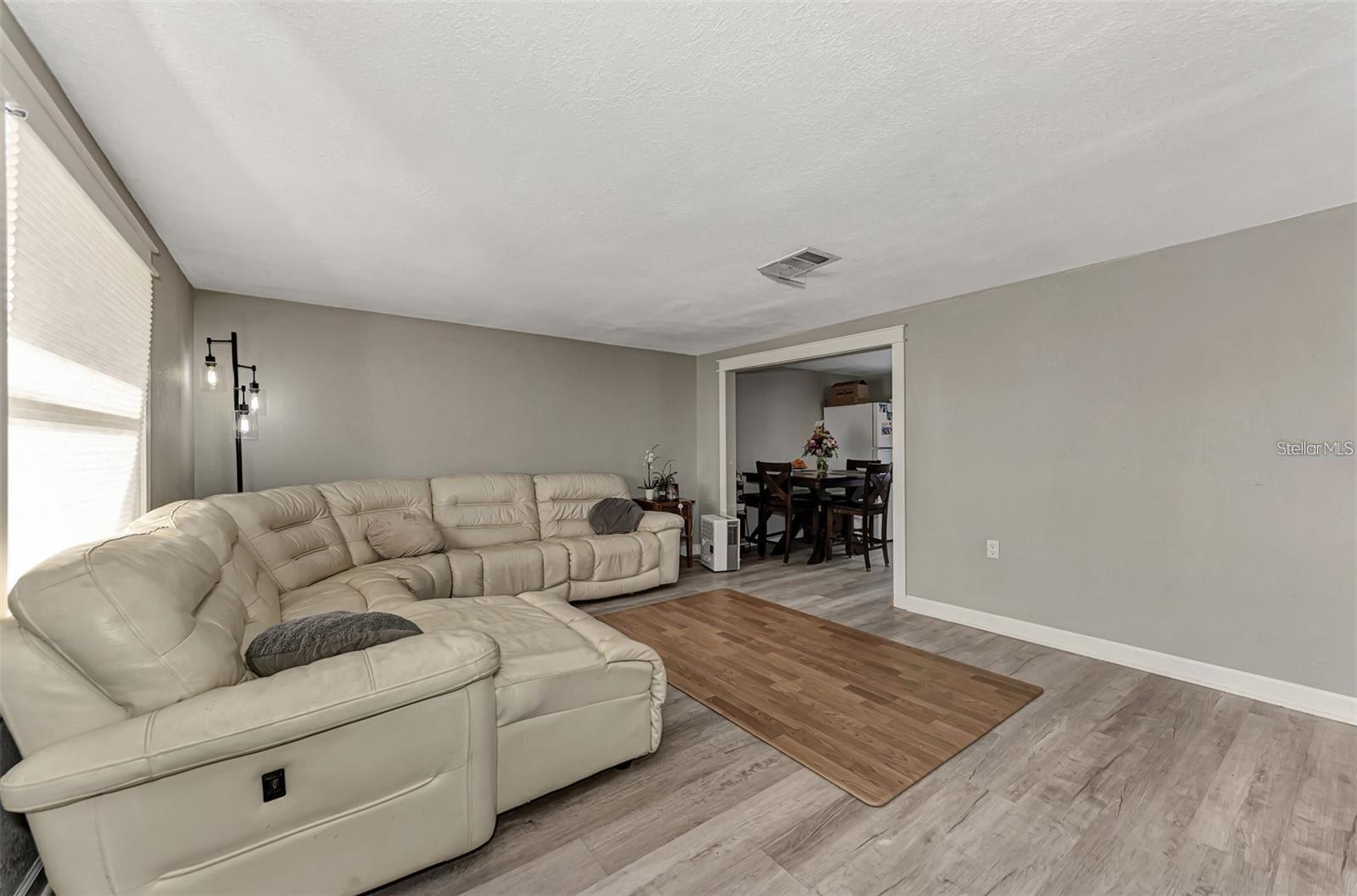 Image 4 of 14 For 304 San Carlos Avenue
