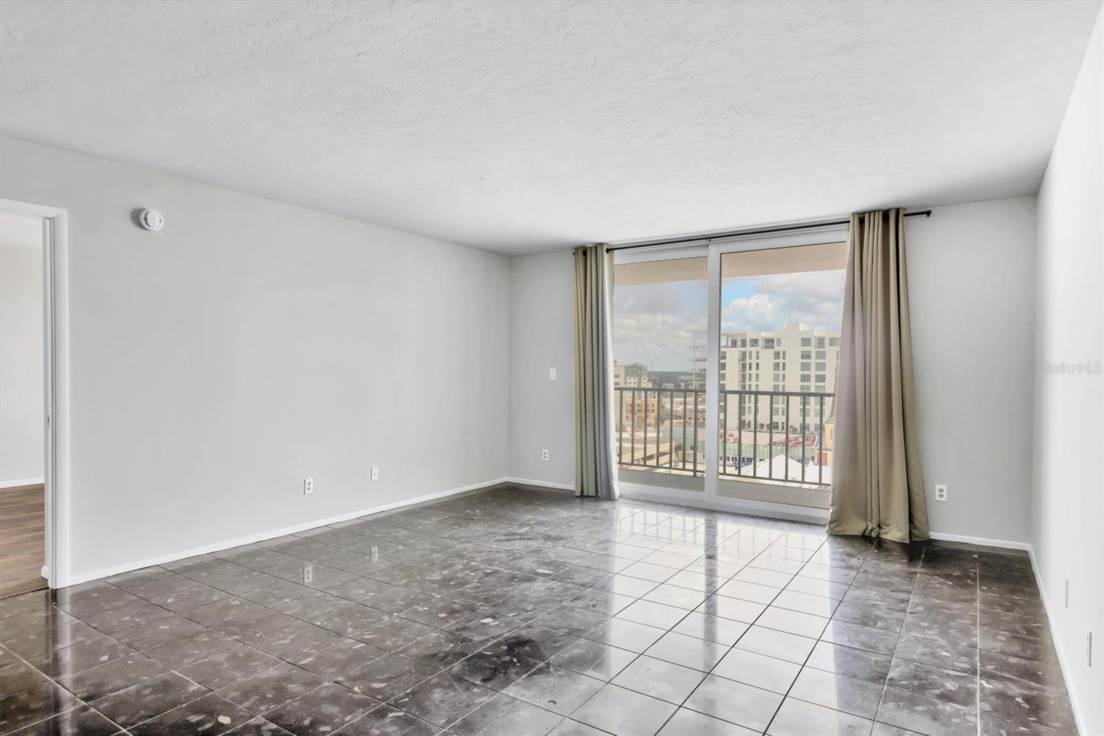 Image 14 of 53 For 101 Gulfstream Avenue 15c
