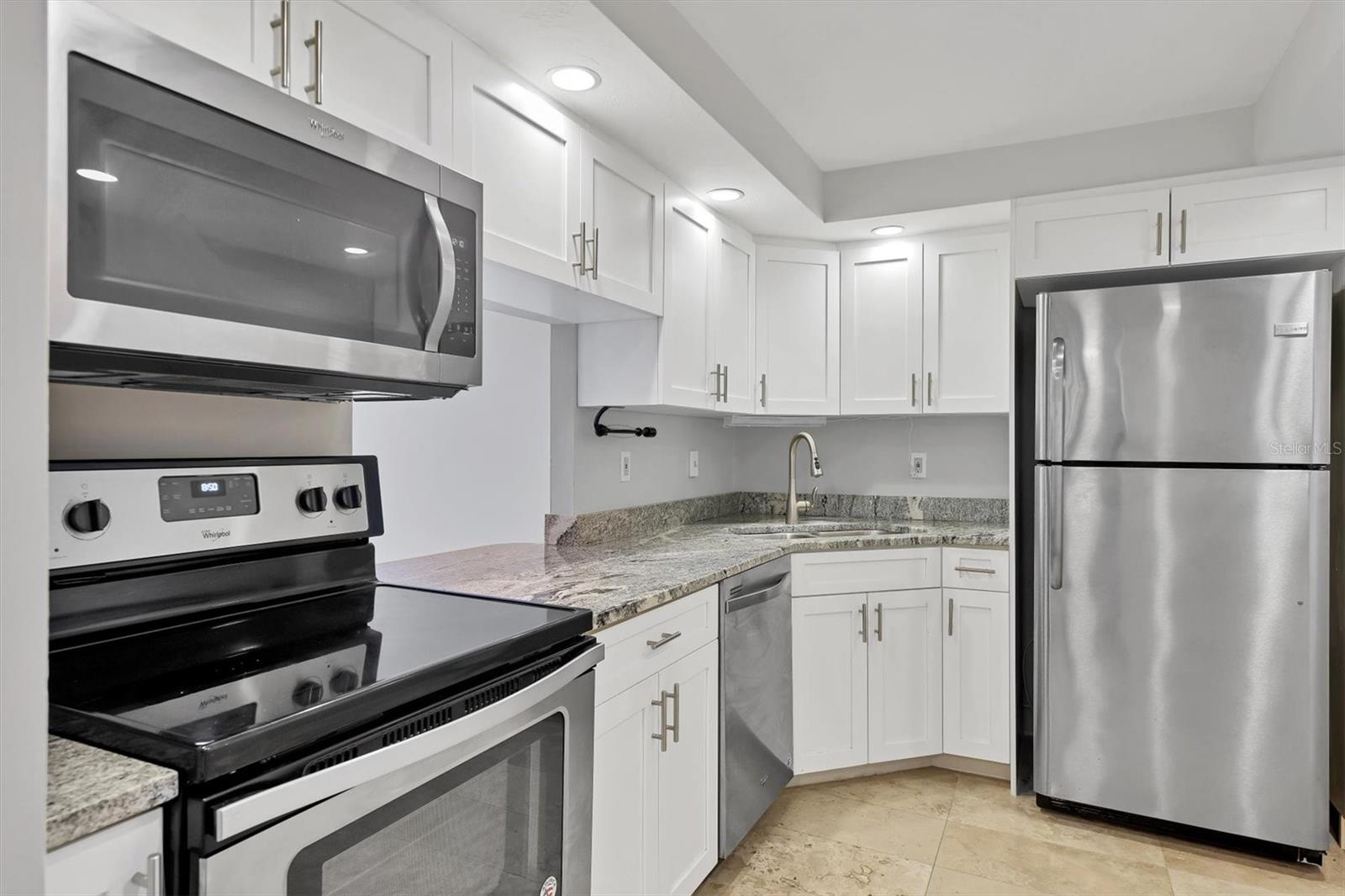 Image 18 of 53 For 101 Gulfstream Avenue 15c