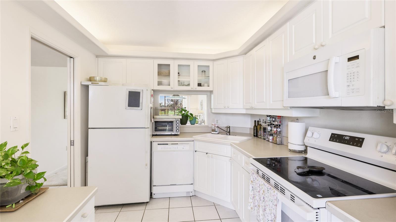 Image 7 of 23 For 7461 Country Club Drive N 206