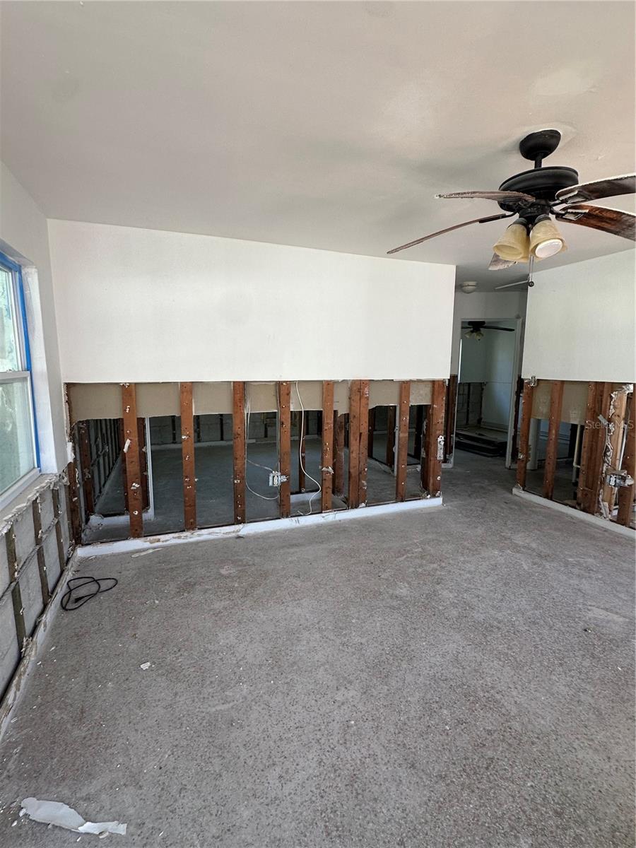 Image 3 of 15 For 13434 1st St E