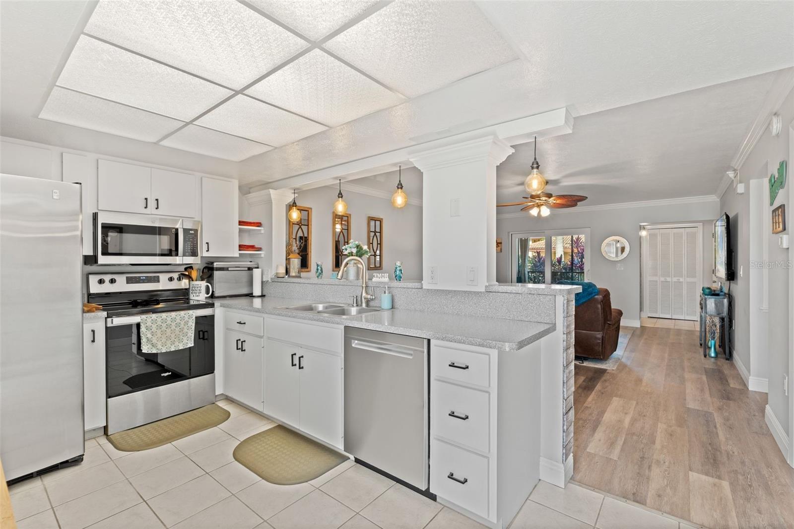 Image 11 of 31 For 2415 Bayshore Gardens Parkway 2