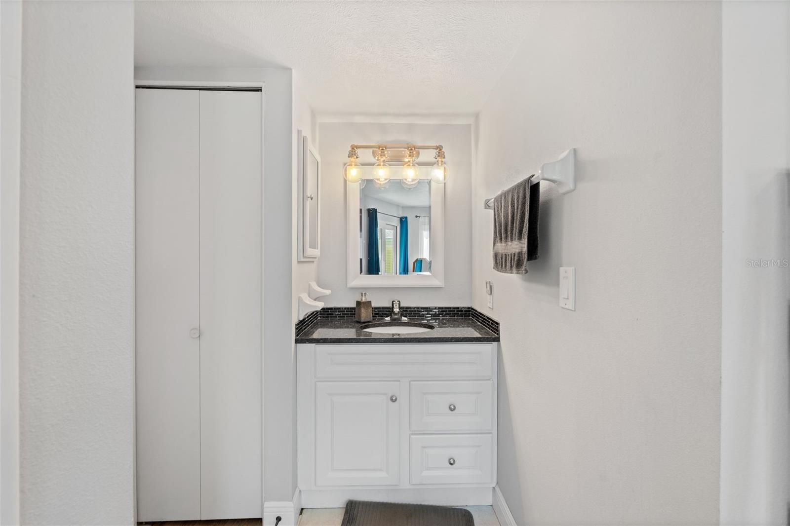 Image 19 of 31 For 2415 Bayshore Gardens Parkway 2