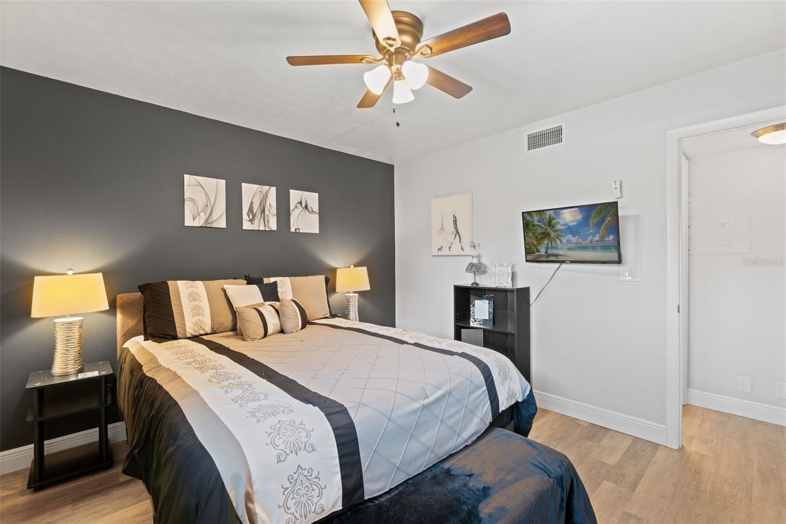 Image 23 of 31 For 2415 Bayshore Gardens Parkway 2