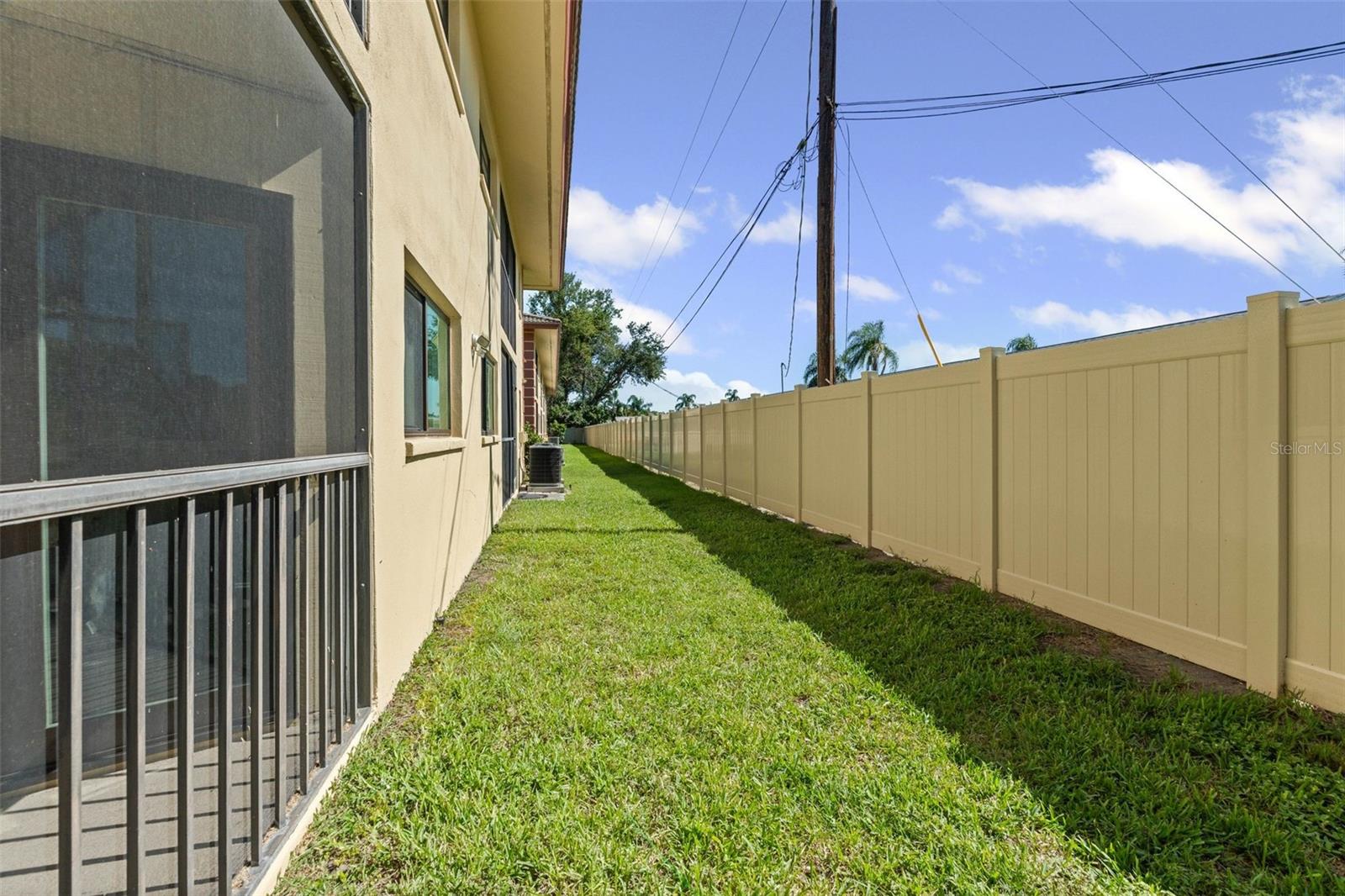 Image 25 of 31 For 2415 Bayshore Gardens Parkway 2