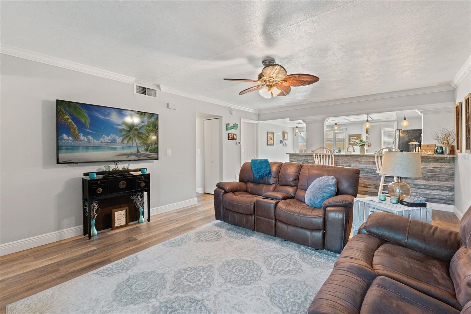 Image 5 of 31 For 2415 Bayshore Gardens Parkway 2