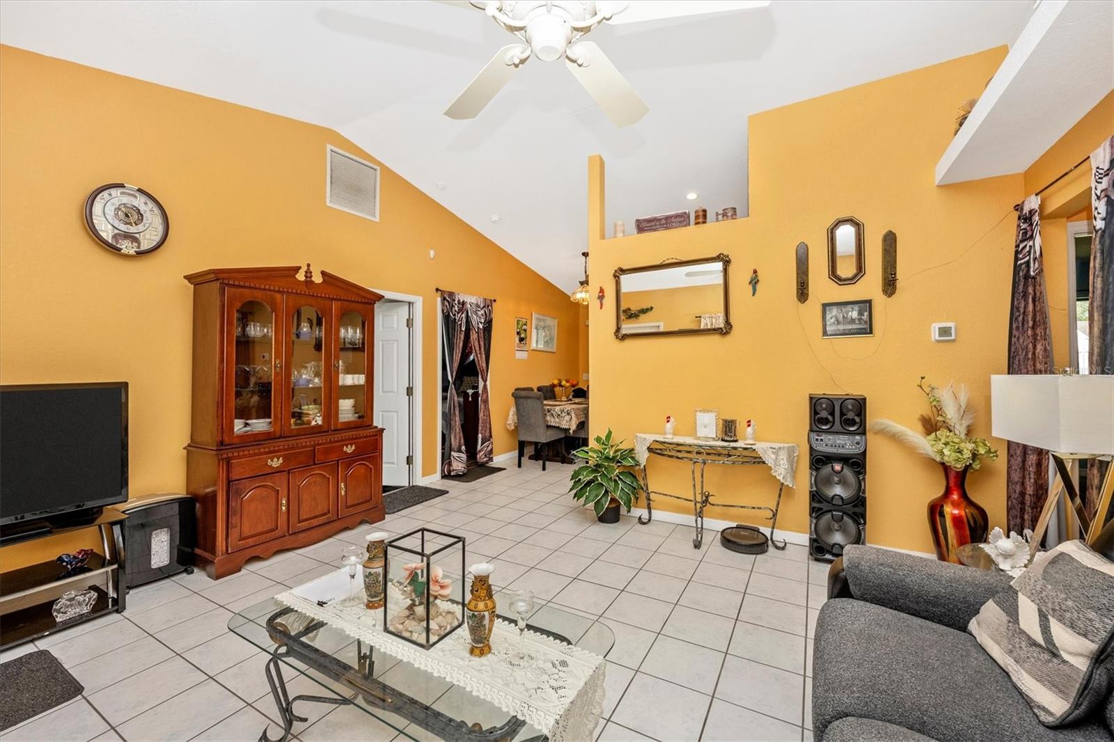 Listing photo id 10 for 4145 Price Boulevard