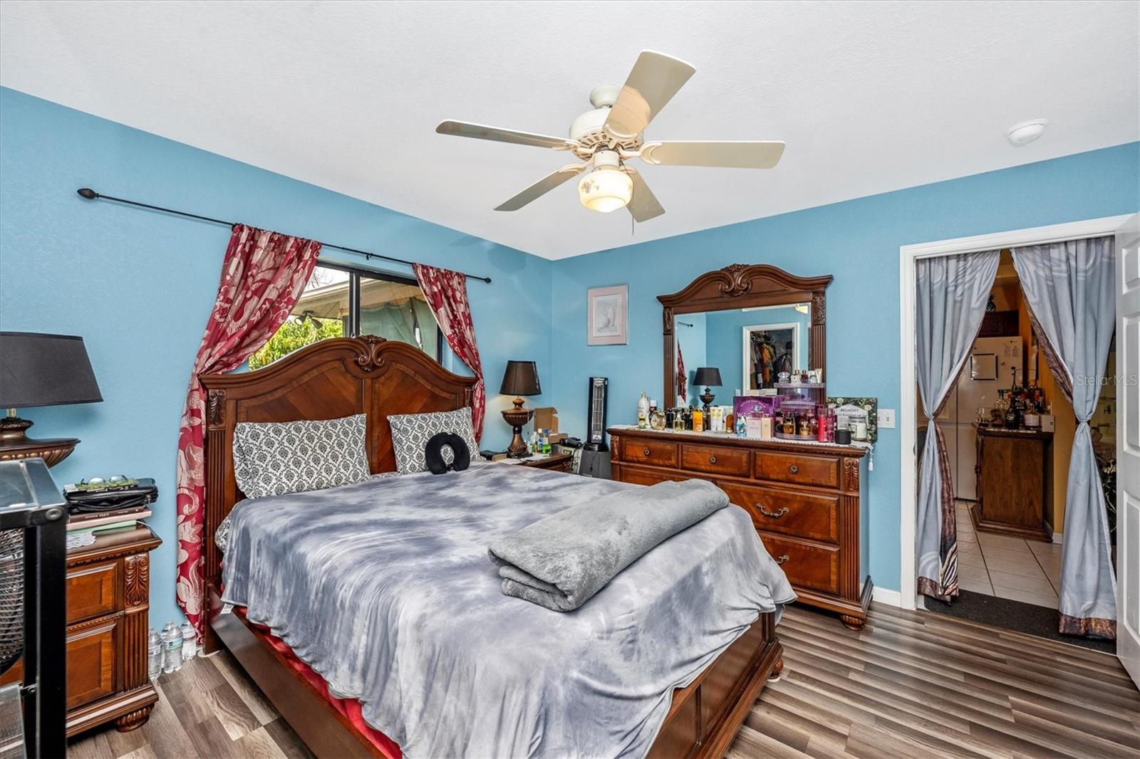 Listing photo id 18 for 4145 Price Boulevard