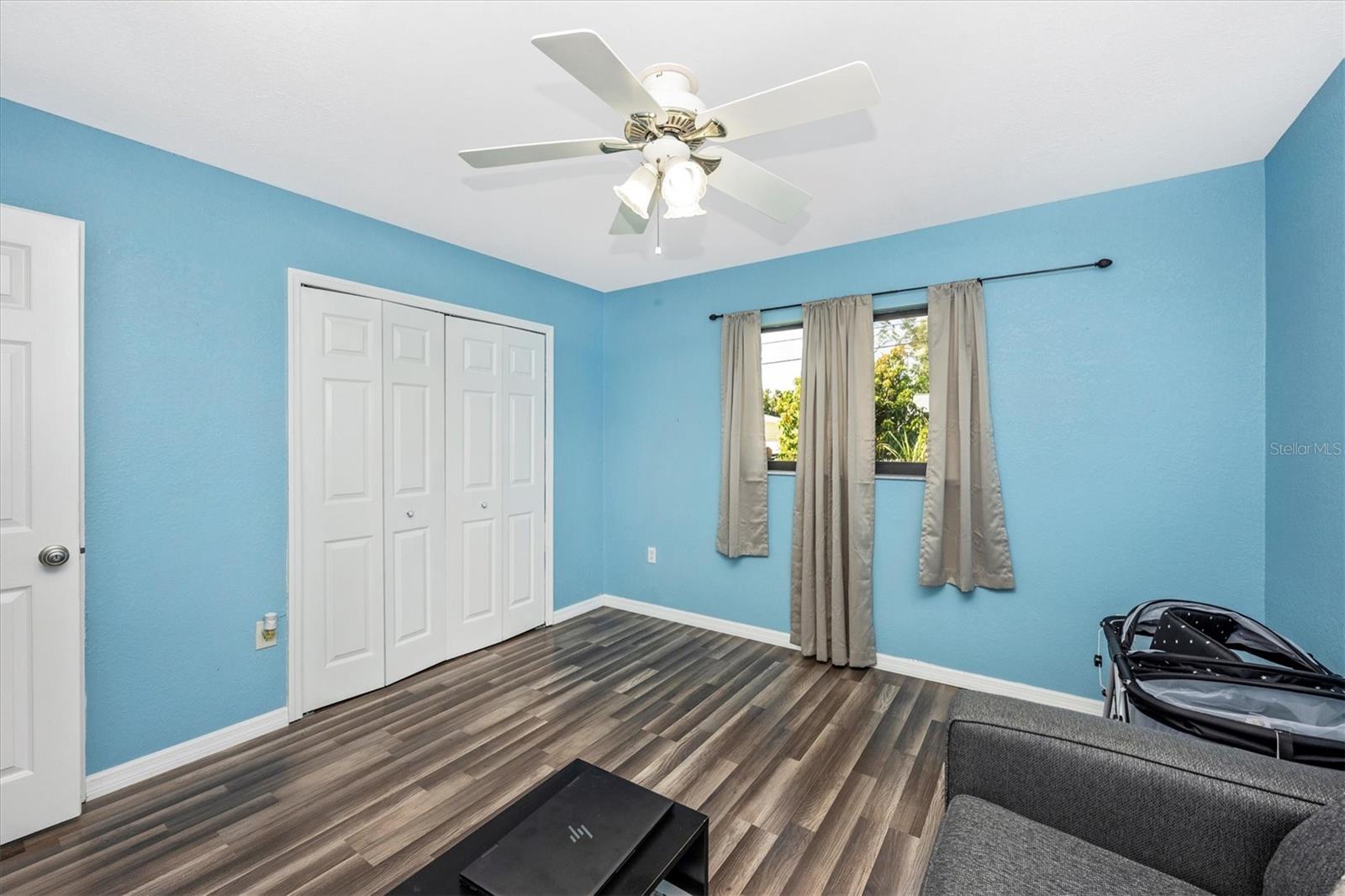 Listing photo id 28 for 4145 Price Boulevard