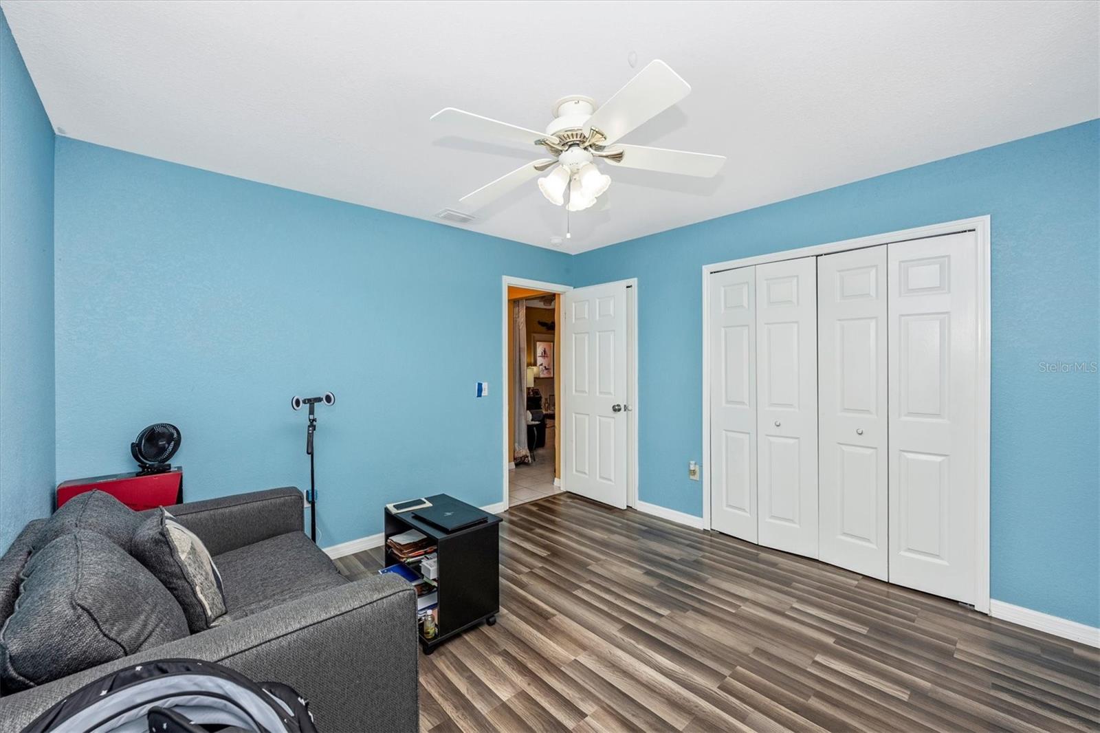 Listing photo id 30 for 4145 Price Boulevard