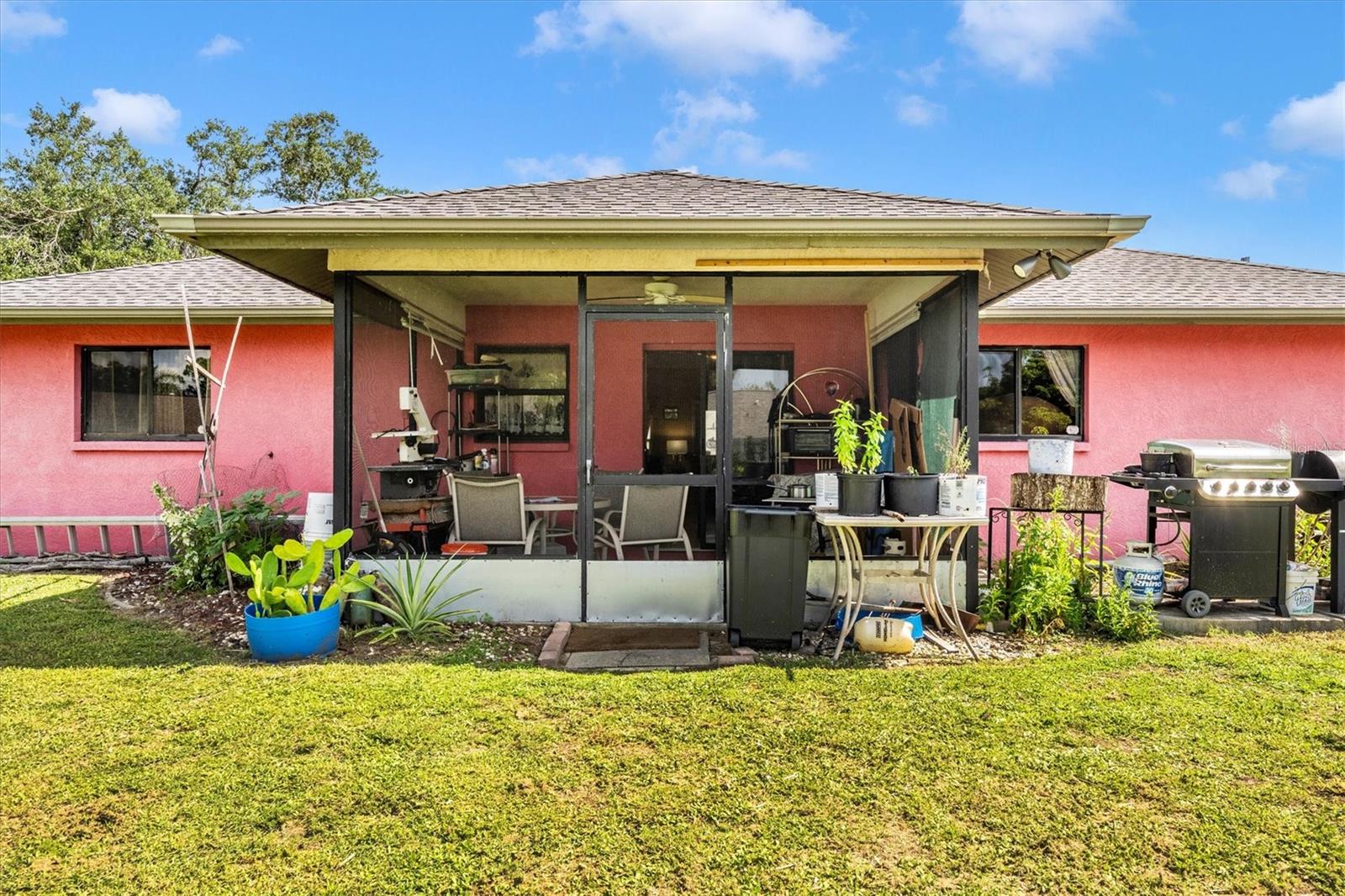 Listing photo id 35 for 4145 Price Boulevard