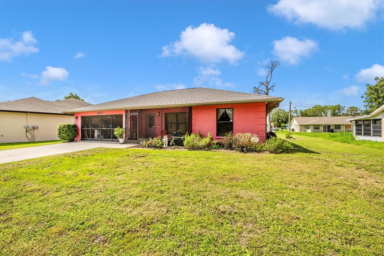 Listing photo id 3 for 4145 Price Boulevard