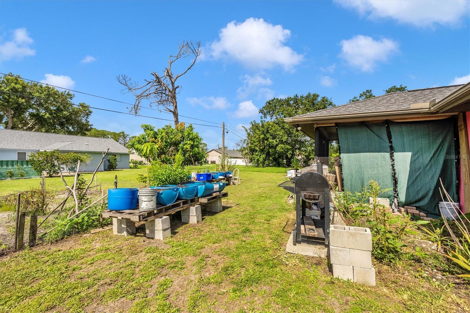 Listing photo id 7 for 4145 Price Boulevard