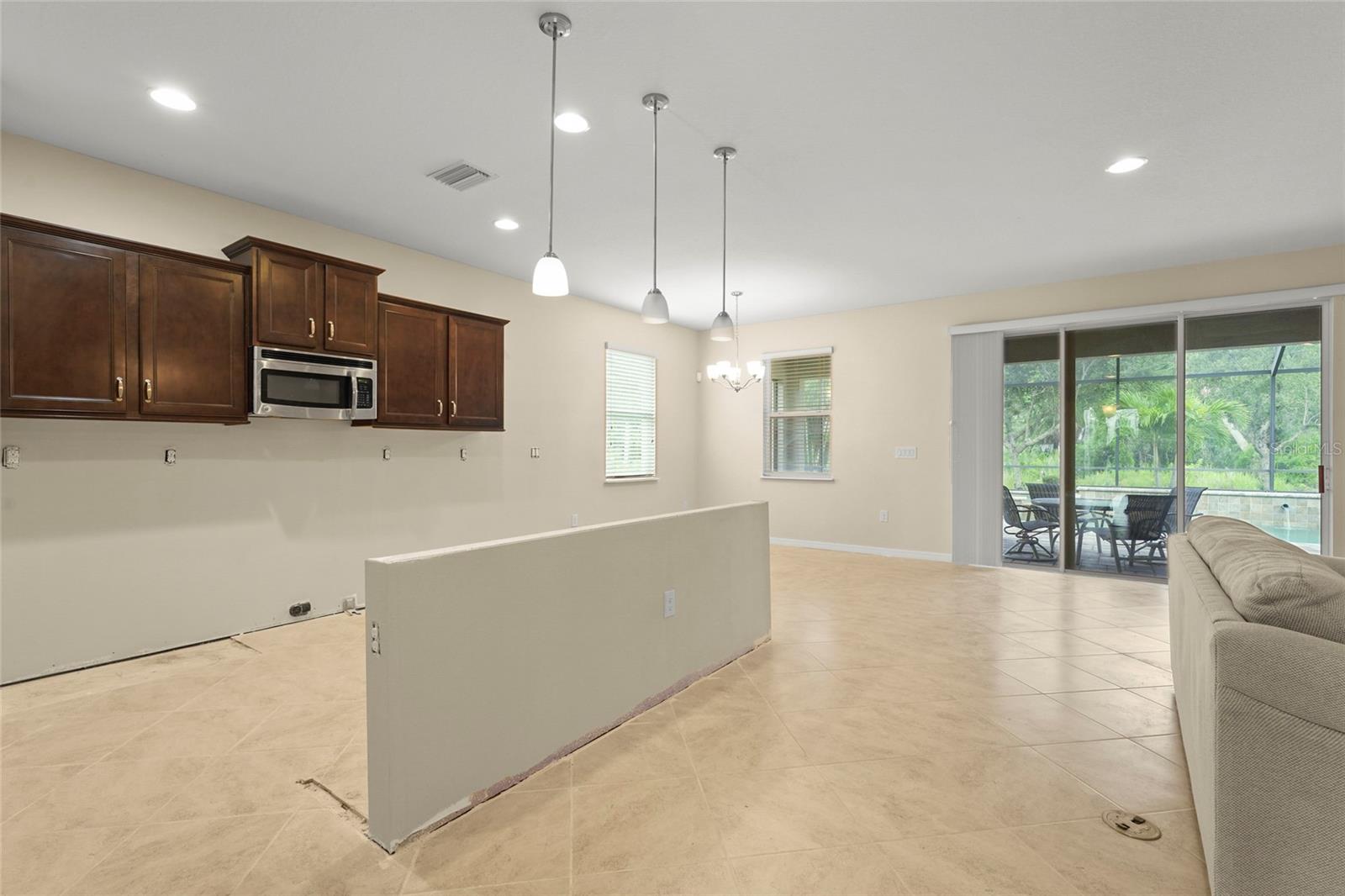 Image 16 of 66 For 2920 Oriole Drive
