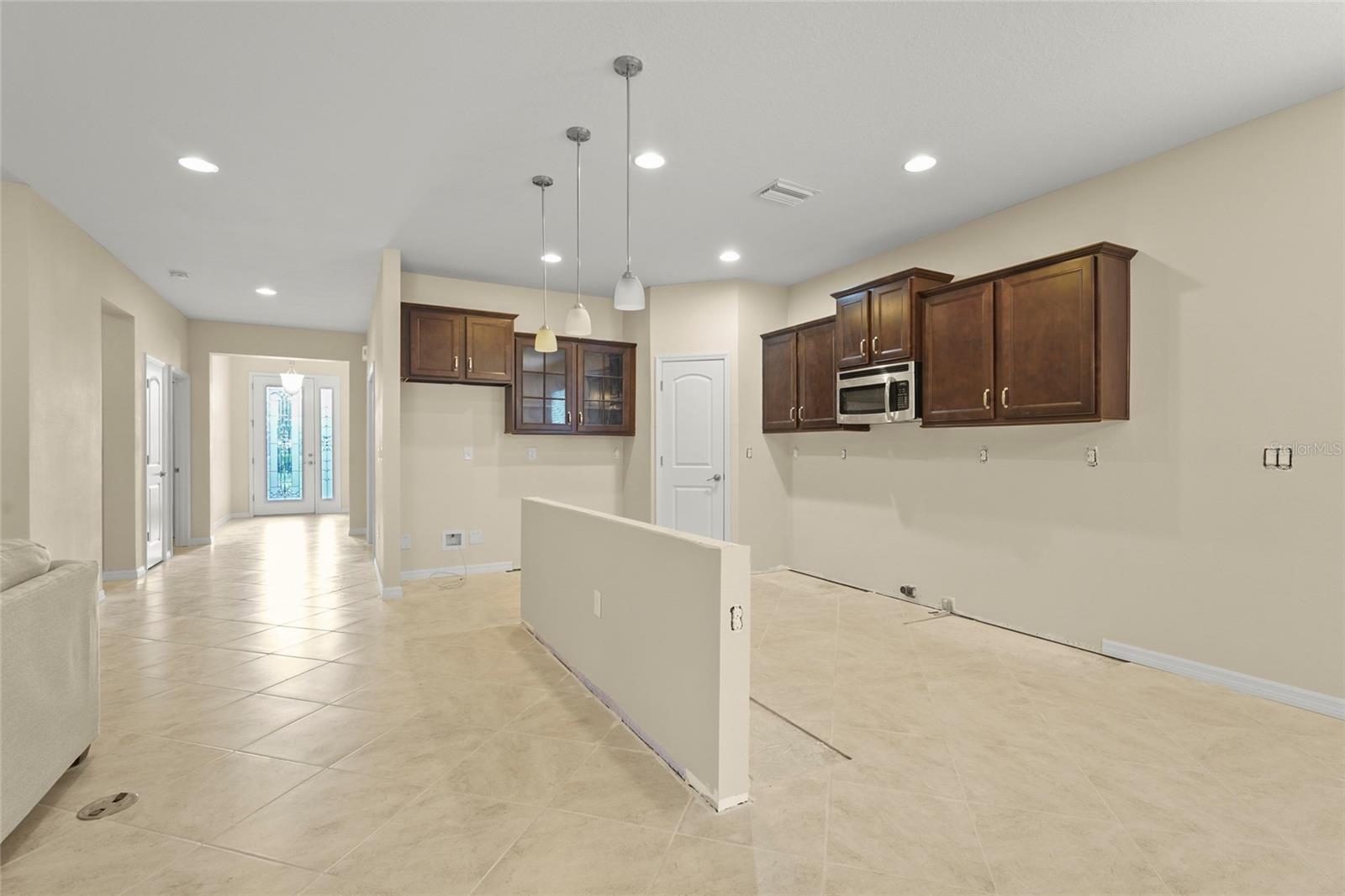 Image 5 of 66 For 2920 Oriole Drive