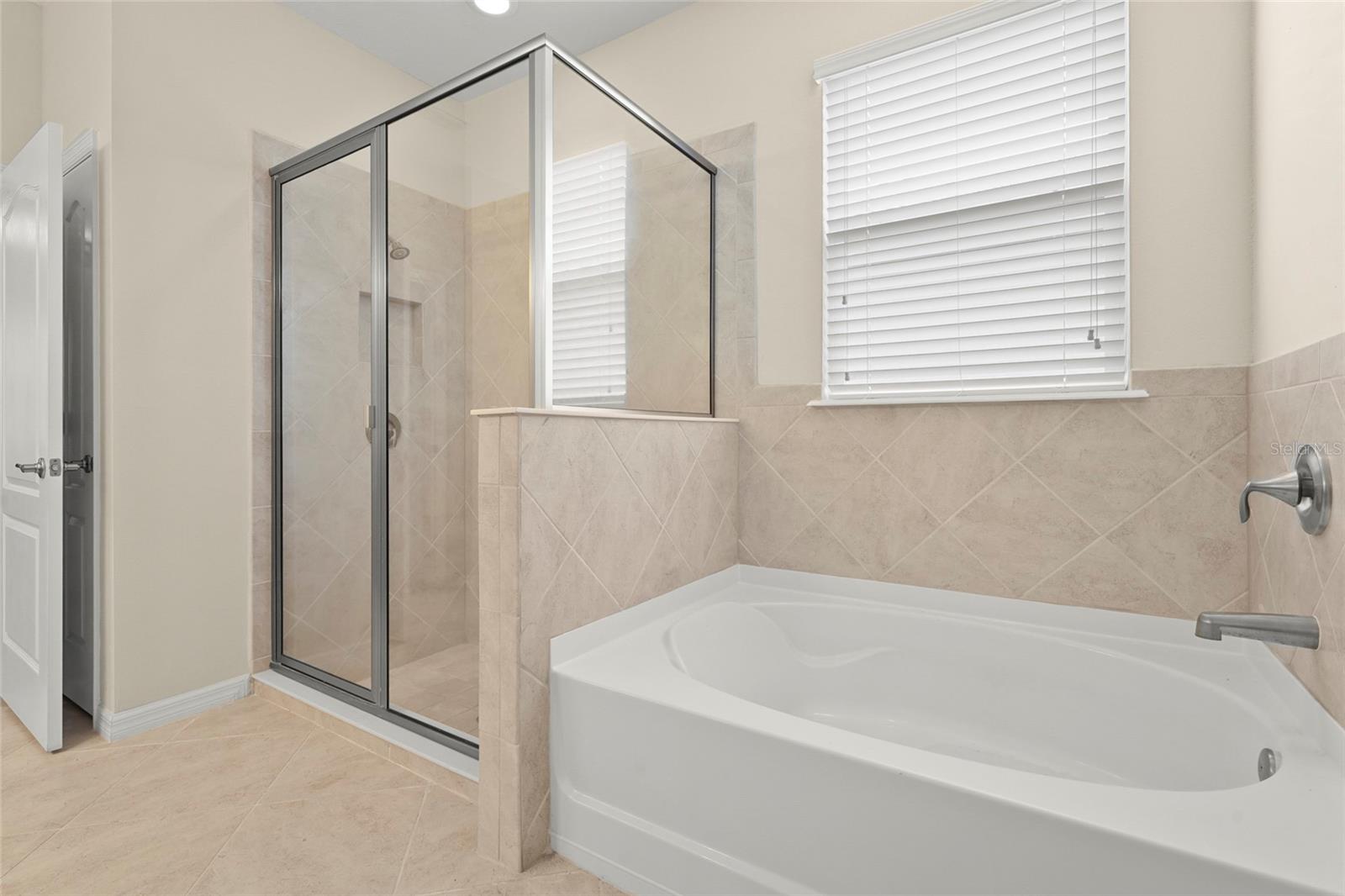 Image 8 of 66 For 2920 Oriole Drive