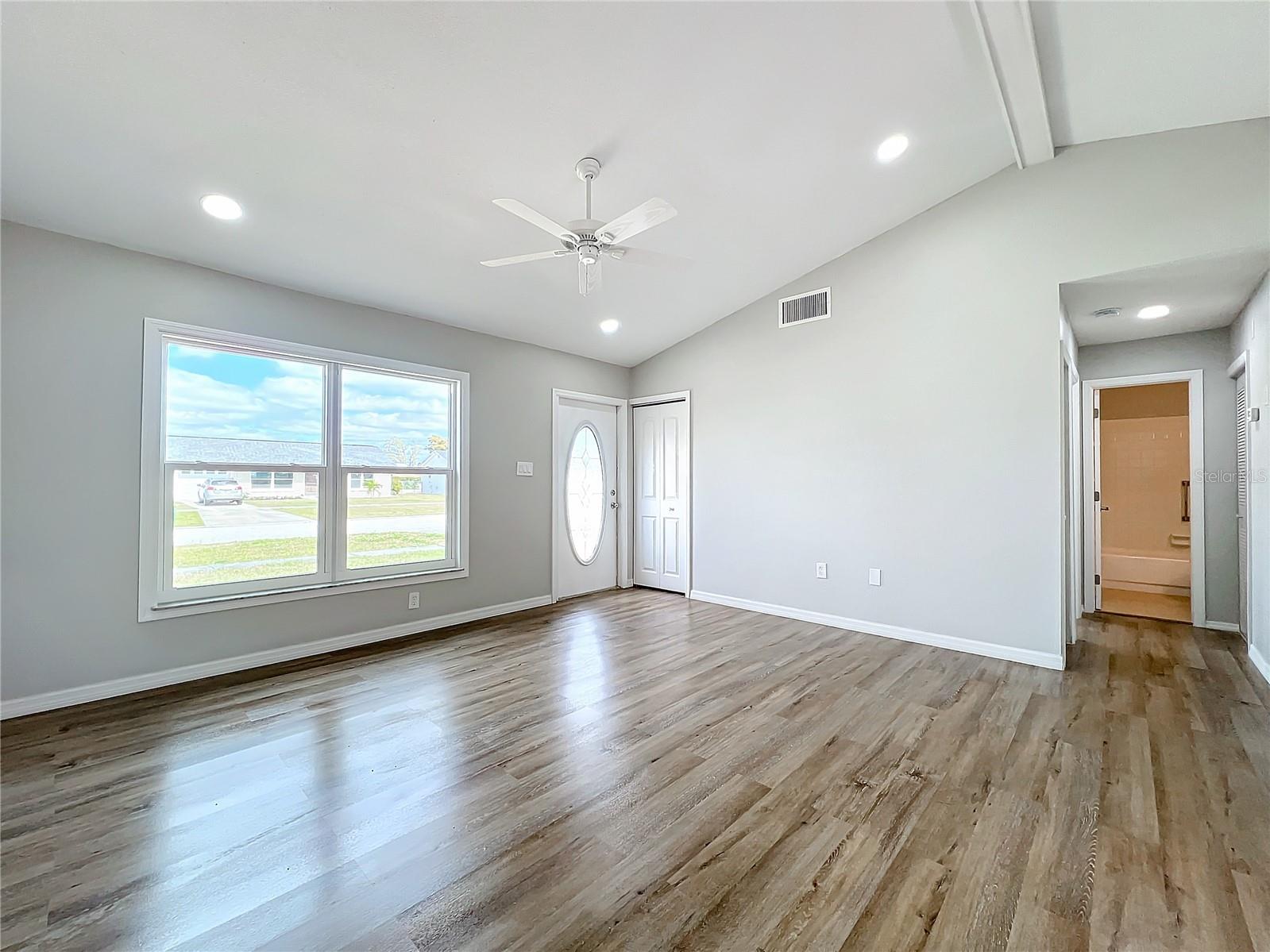 Image 10 of 39 For 13497 Bennett Drive