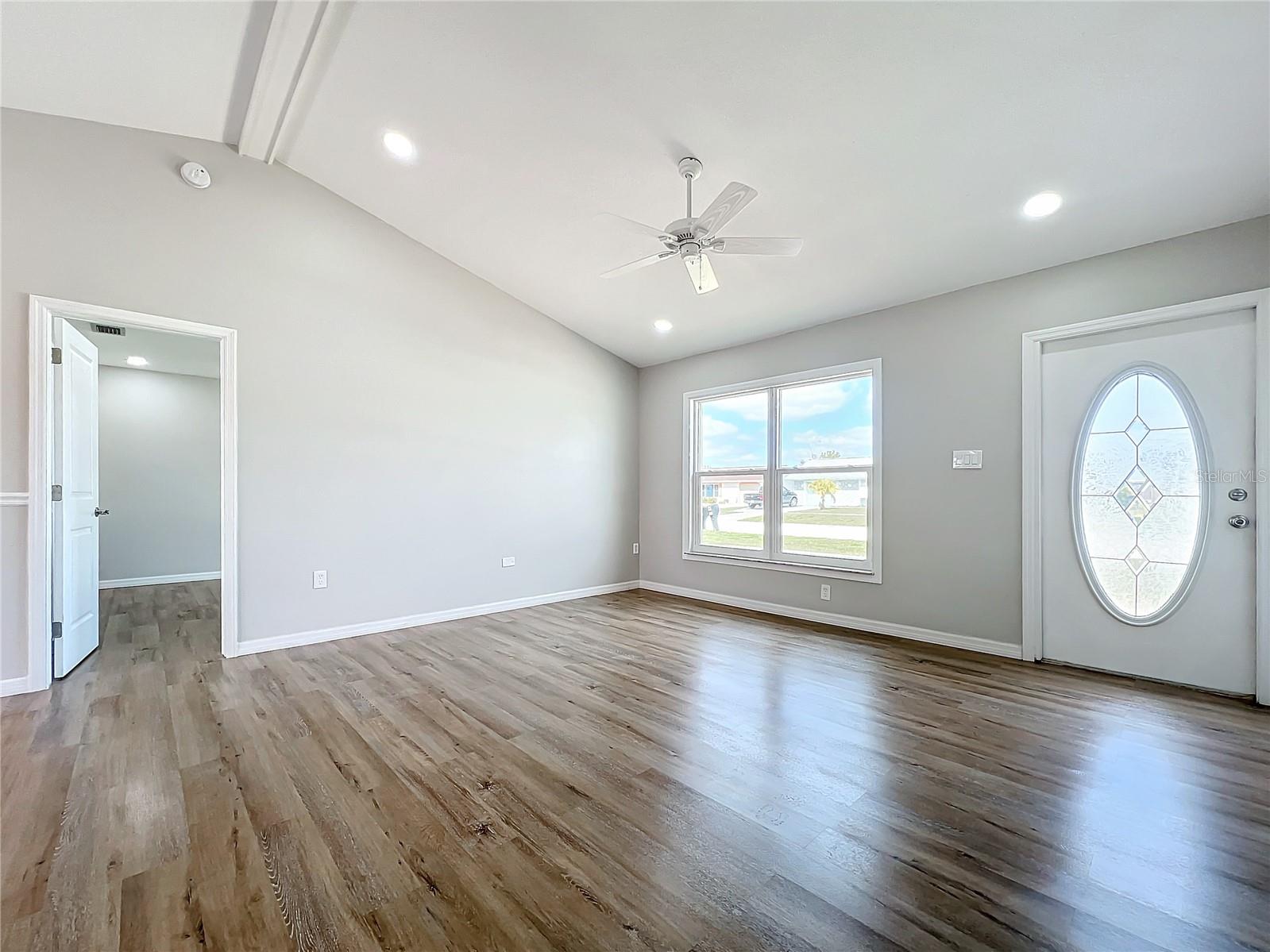 Image 11 of 39 For 13497 Bennett Drive