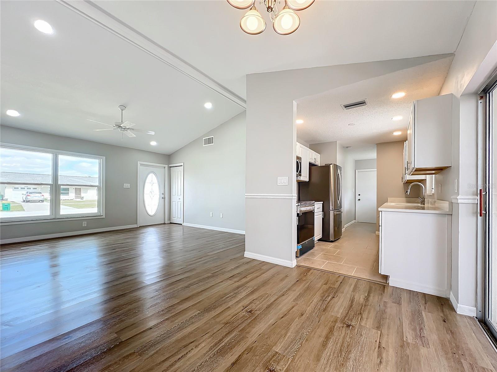 Image 16 of 39 For 13497 Bennett Drive