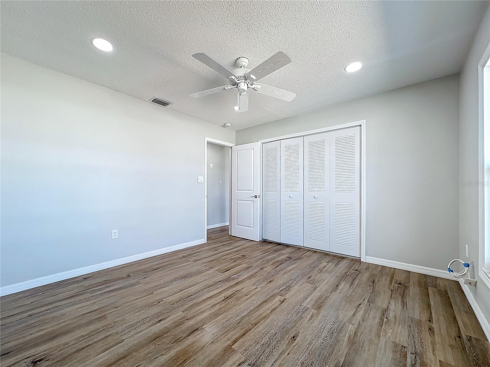 Image 22 of 39 For 13497 Bennett Drive