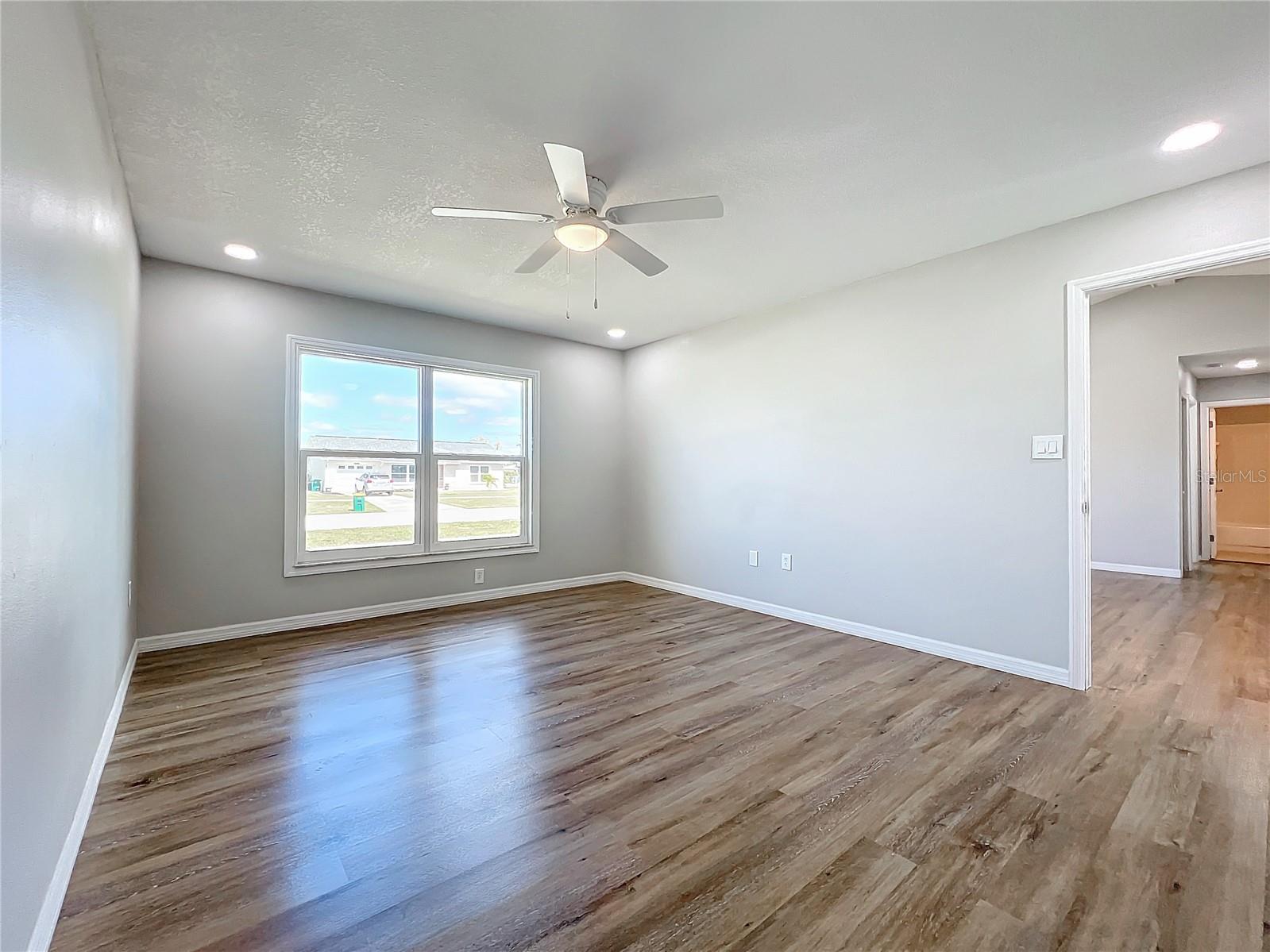 Image 30 of 39 For 13497 Bennett Drive