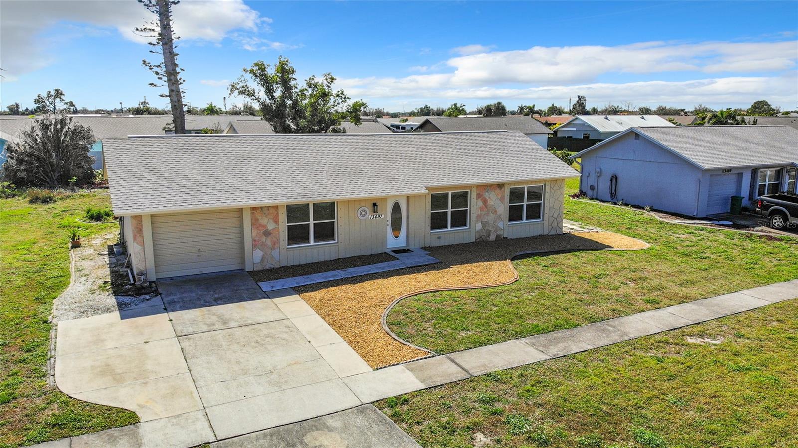 Image 5 of 39 For 13497 Bennett Drive