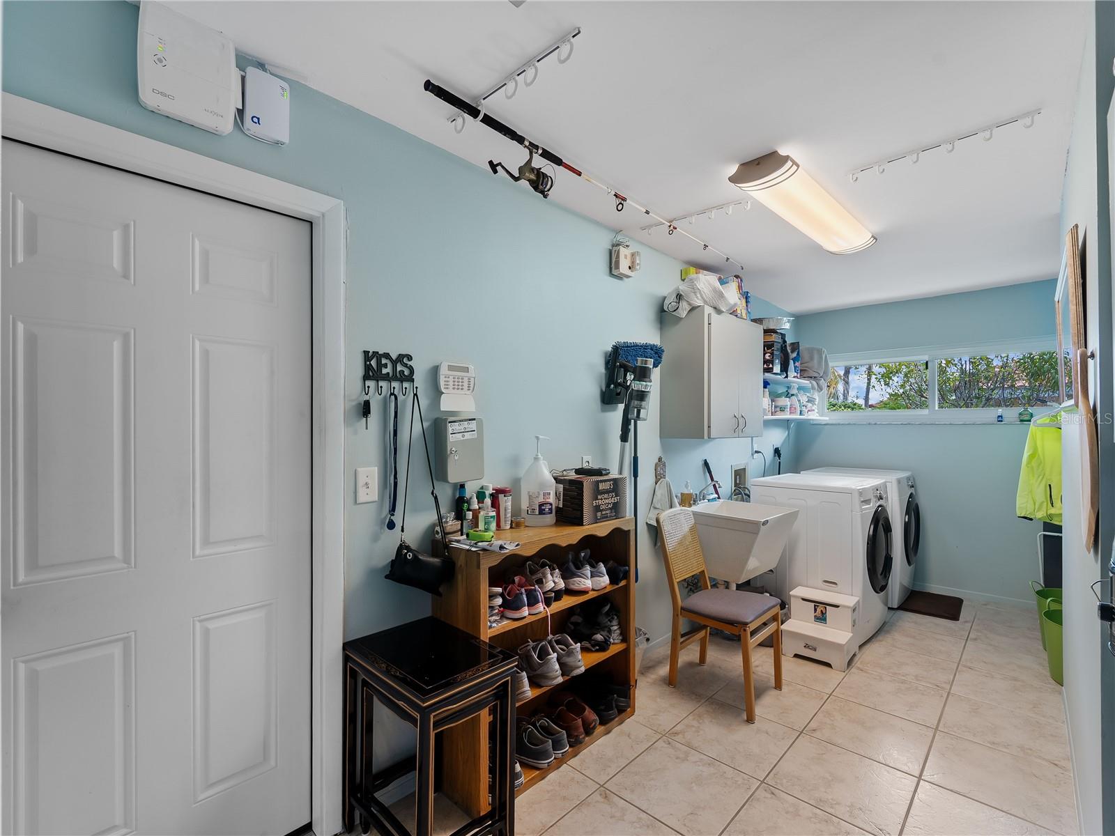 Image 31 of 85 For 123 Windward Drive