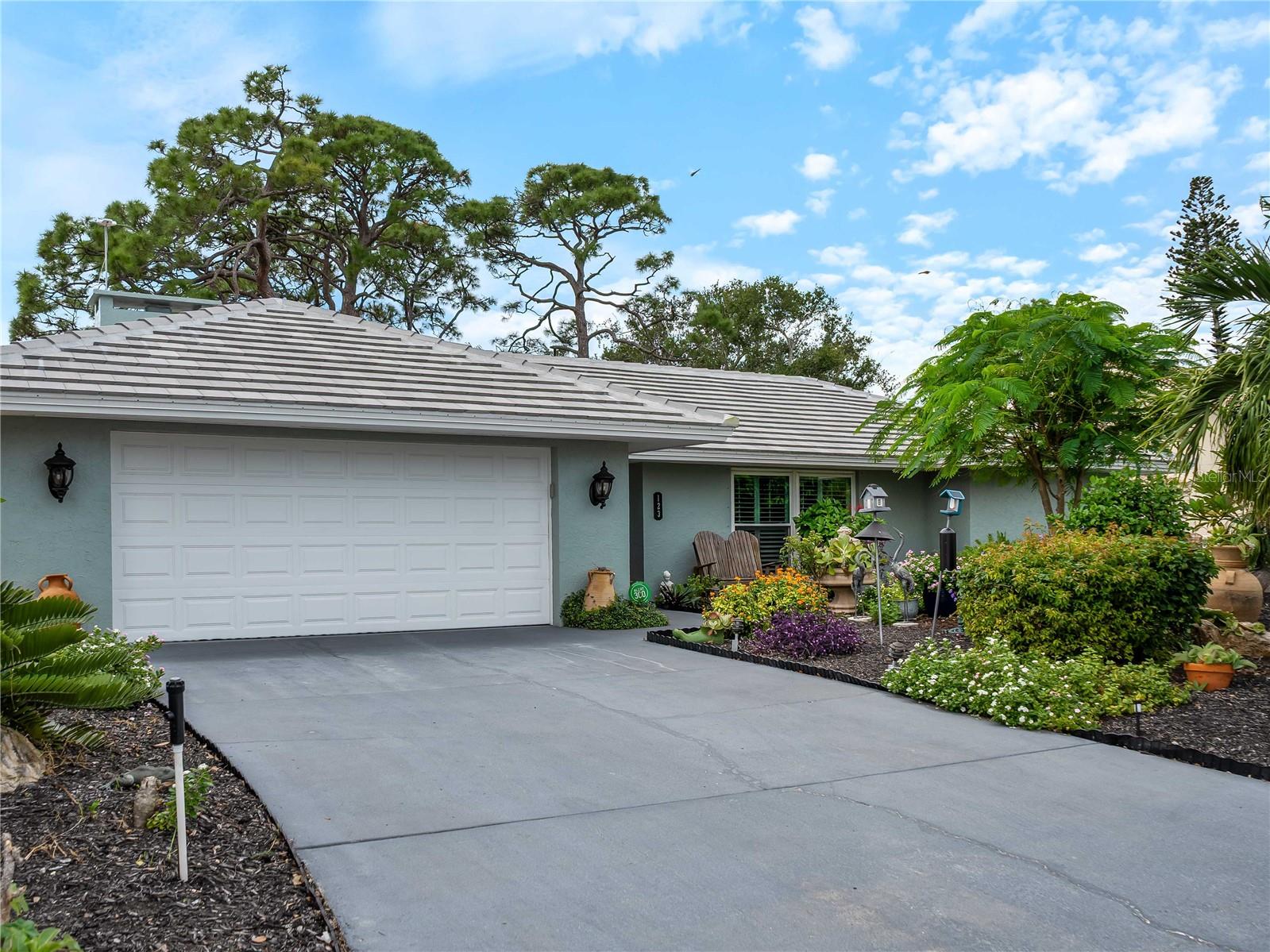 Image 50 of 85 For 123 Windward Drive