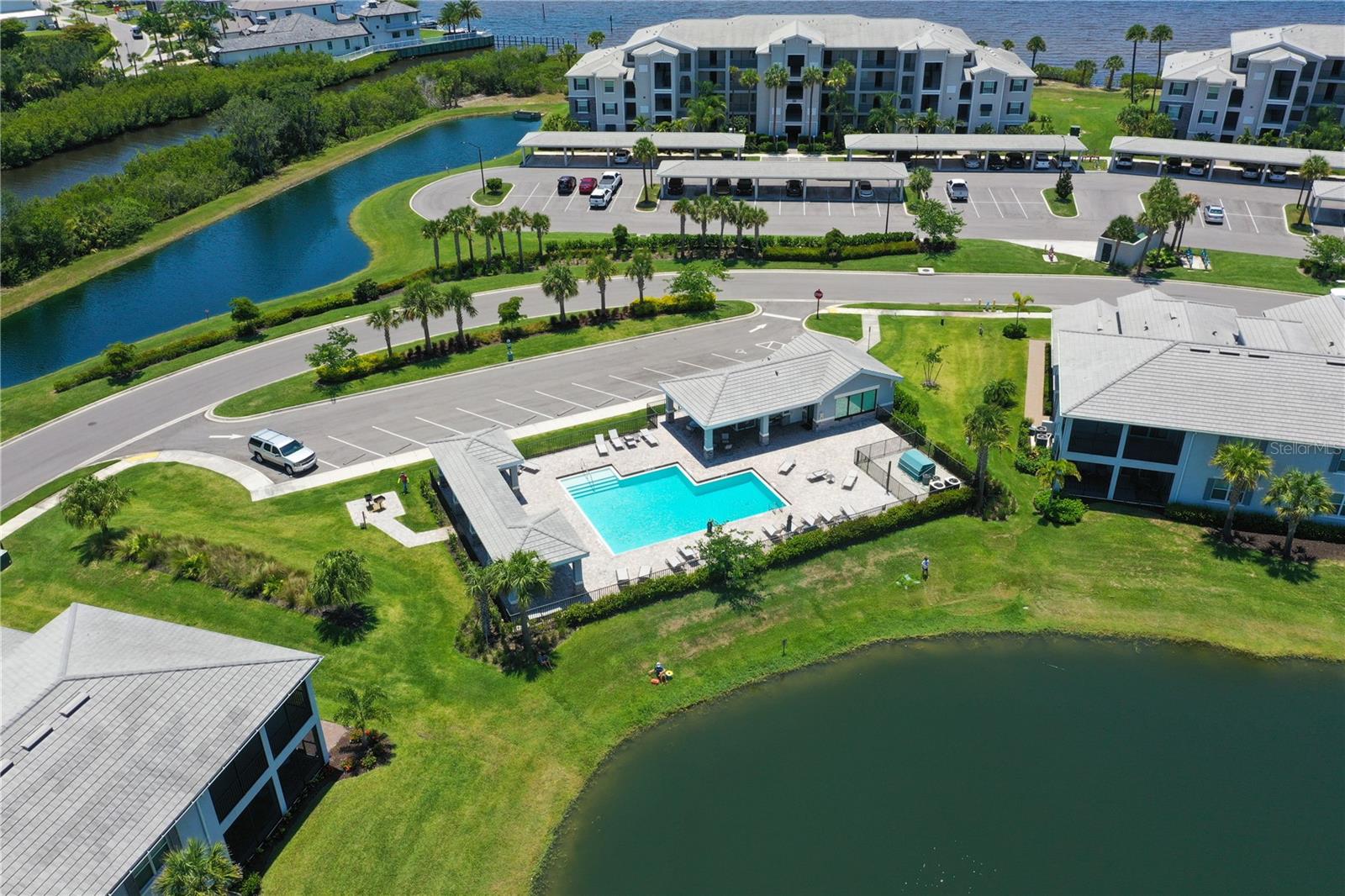 Image 2 of 80 For 850 Tidewater Shores Loop 102