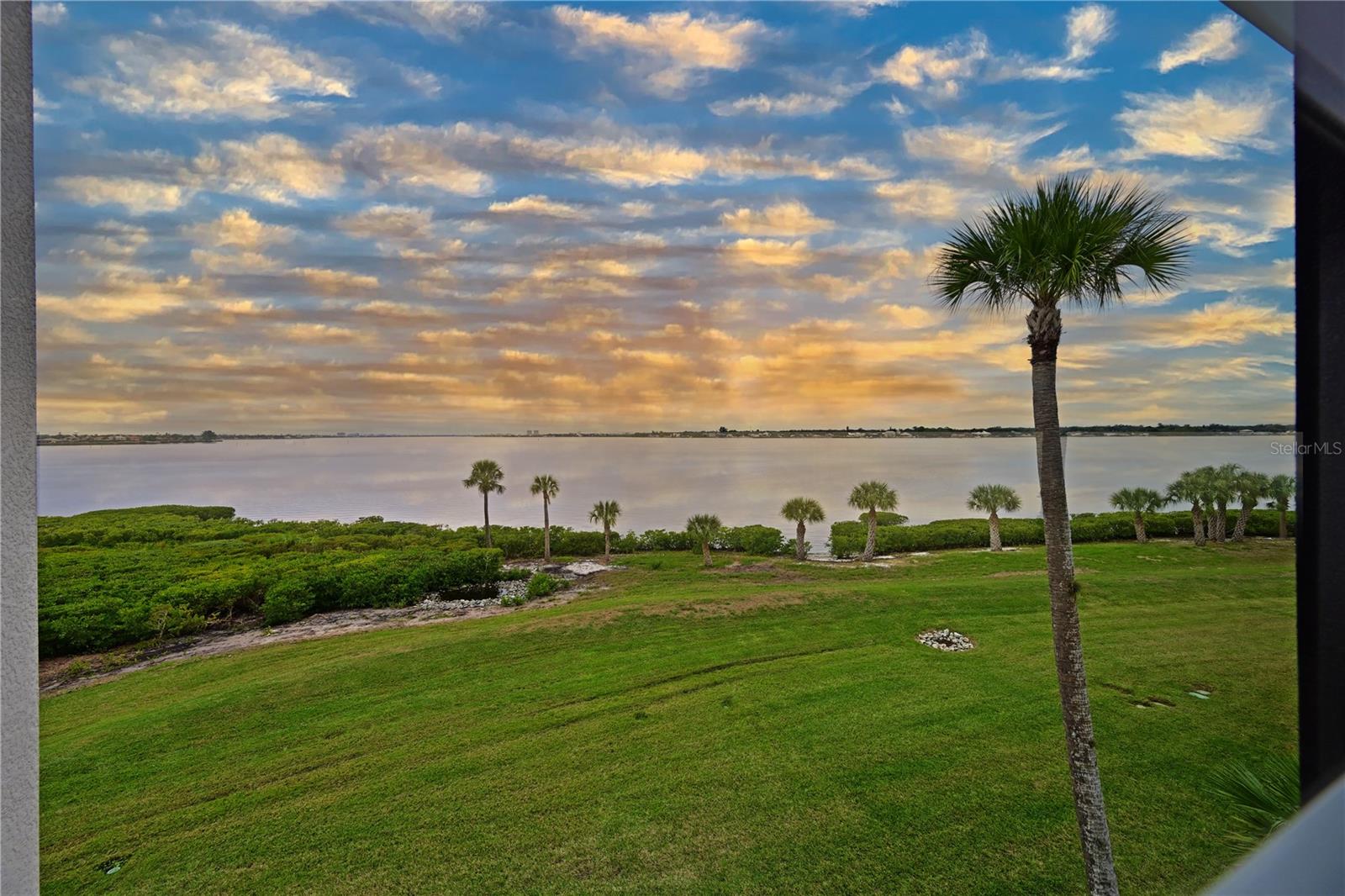 Image 3 of 80 For 850 Tidewater Shores Loop 102