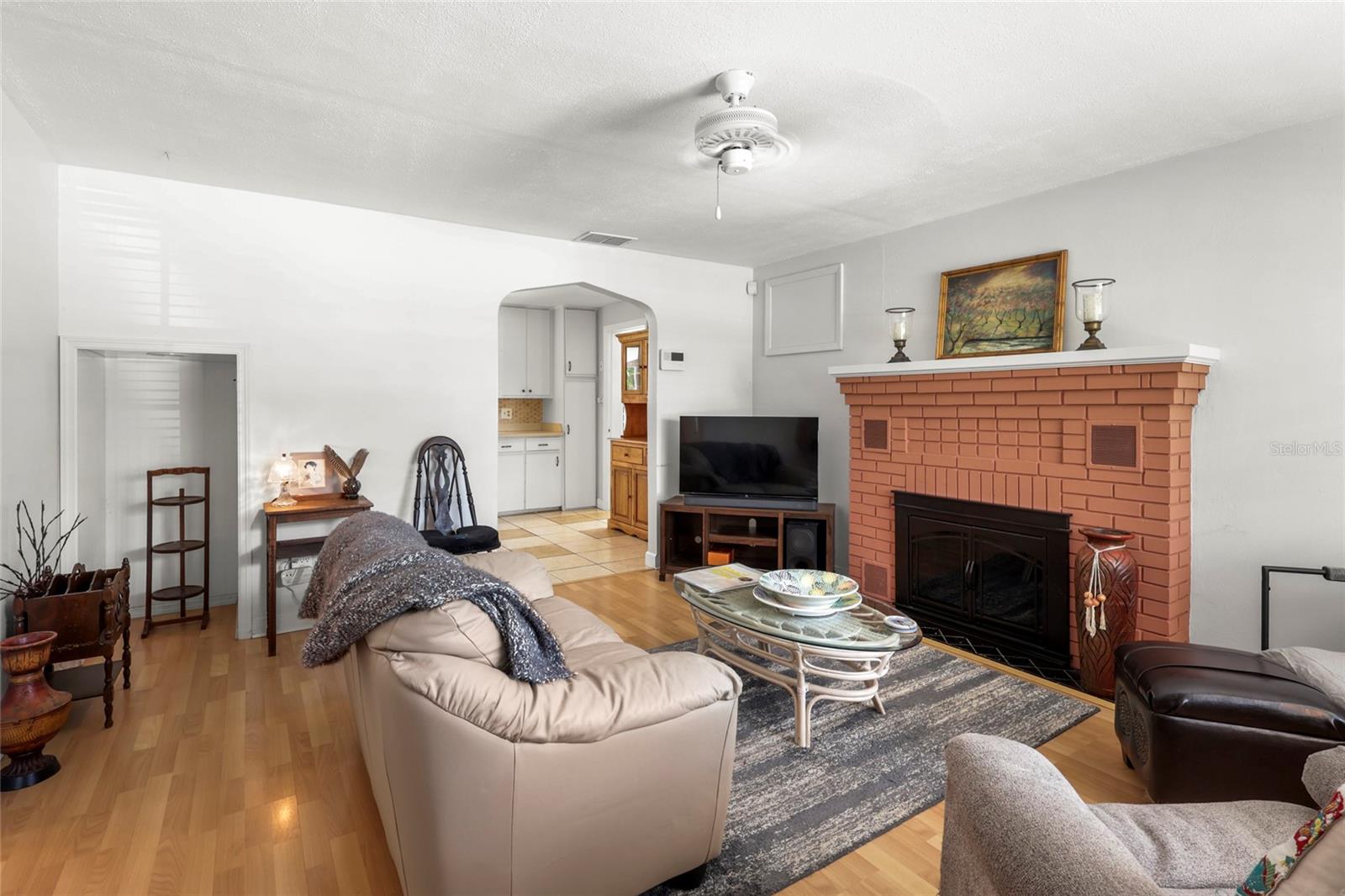 Image 2 of 27 For 846 42nd Street