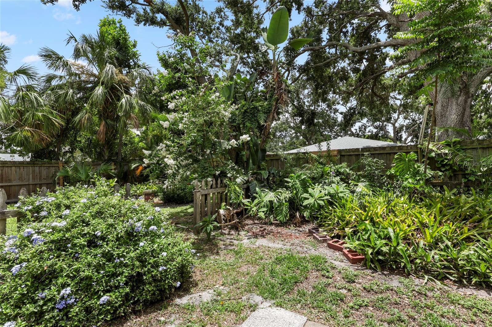 Image 20 of 27 For 846 42nd Street