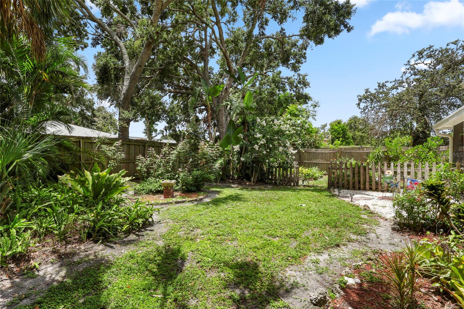 Image 21 of 27 For 846 42nd Street