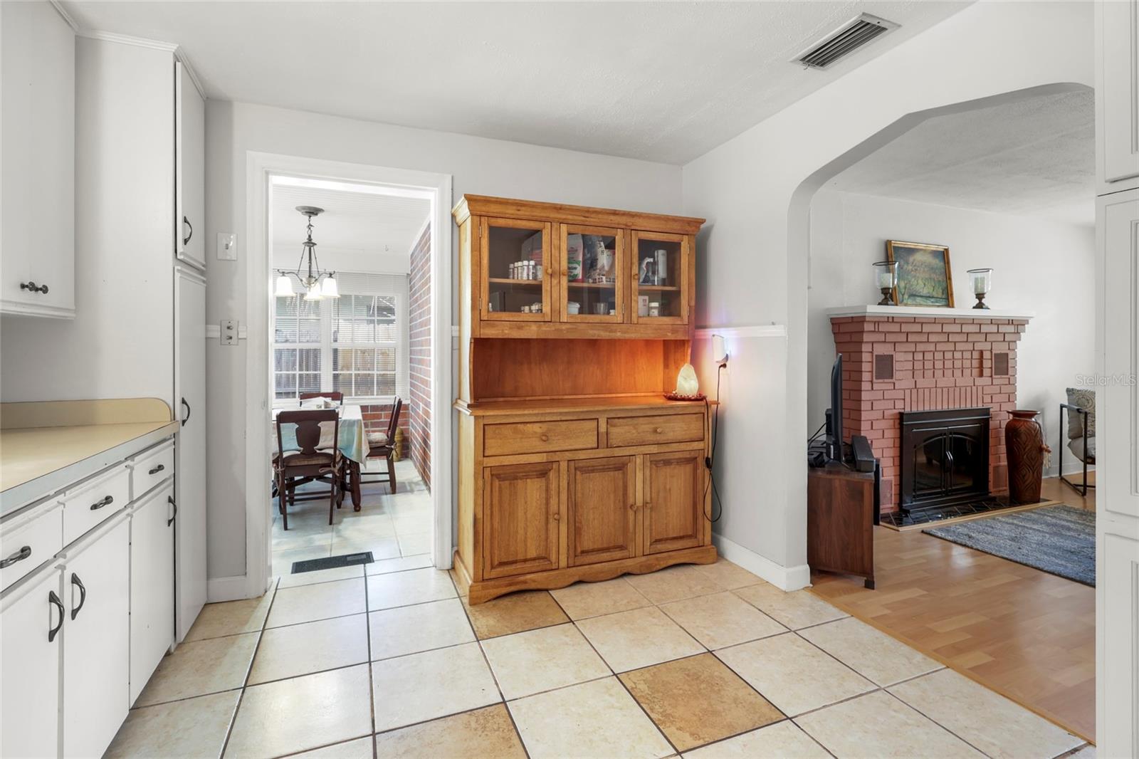 Image 5 of 27 For 846 42nd Street