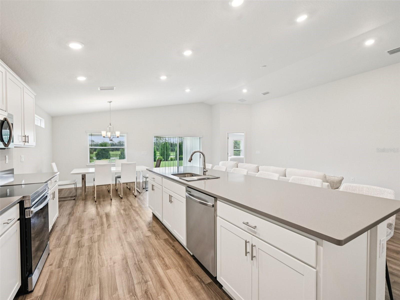 Image 11 of 49 For 6528 166th Place E