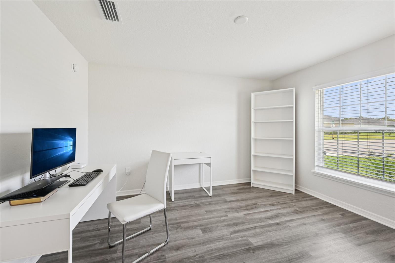 Image 3 of 49 For 6528 166th Place E